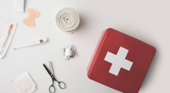 trousse-de-secours-les-criteres-a-considerer-pour-respecter-la-loi